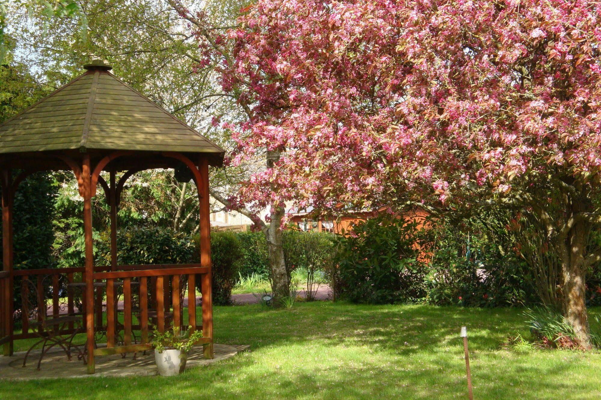 Bed and Breakfast Au Jardin D'Eloise Tremereuc Zewnętrze zdjęcie